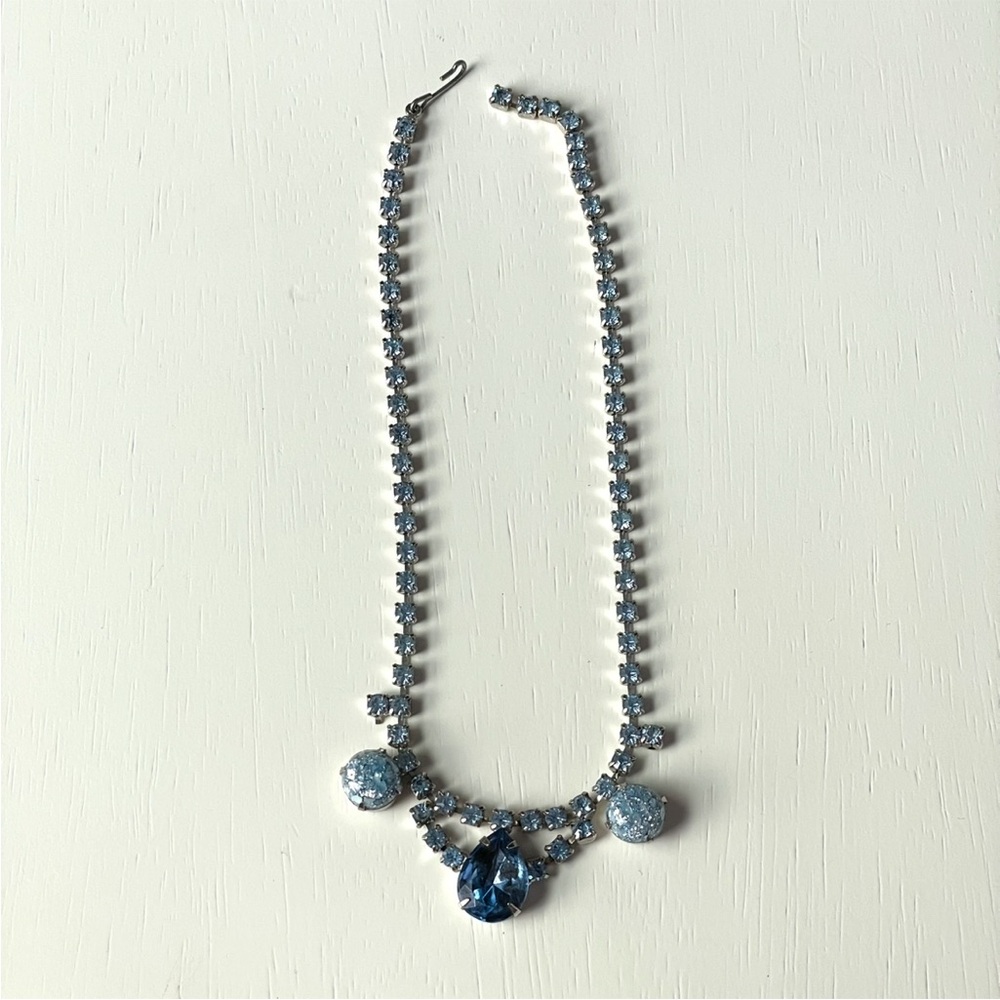 Gorgeous vintage blue rhinestone choker necklace w/ confetti cabochons - Picture 4 of 10